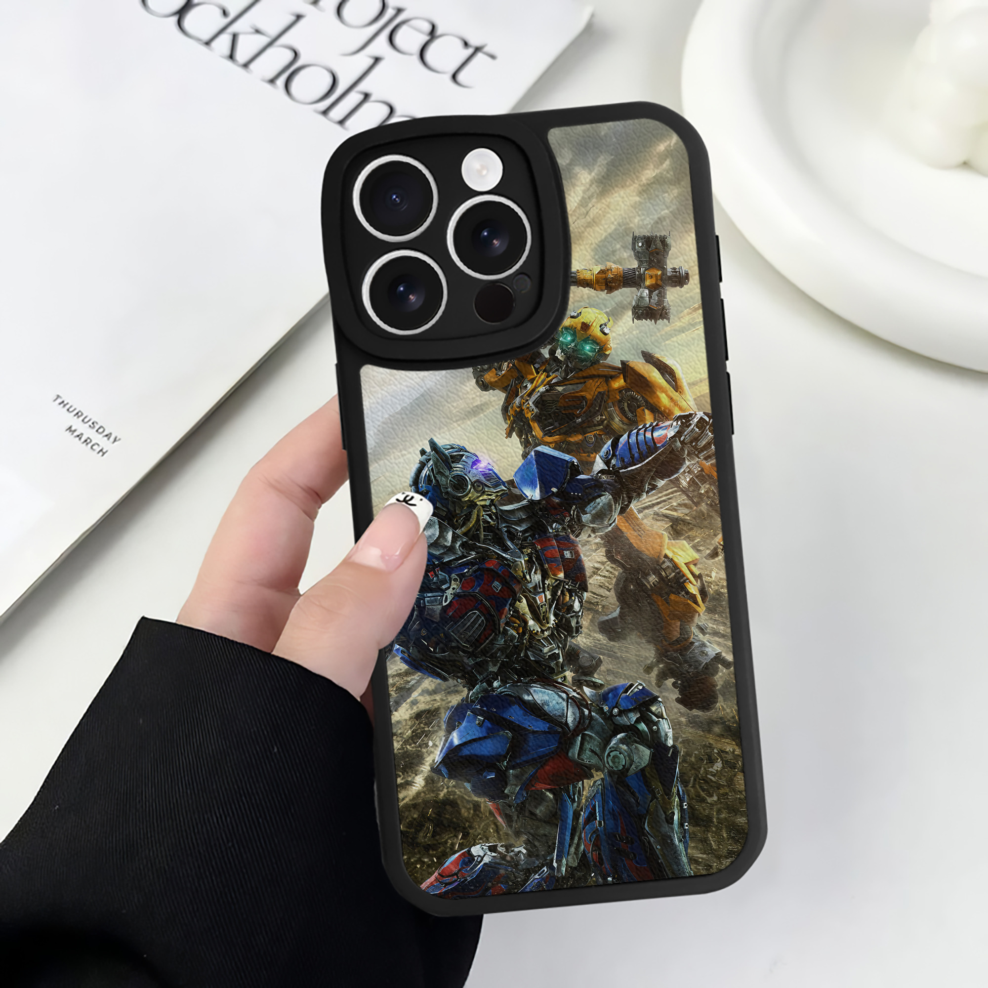 （画像用） Transformers トランスフォーマー 【iPhone 16シリーズ対応】シリコンスマホケース（レザー調） 材質：シリコン